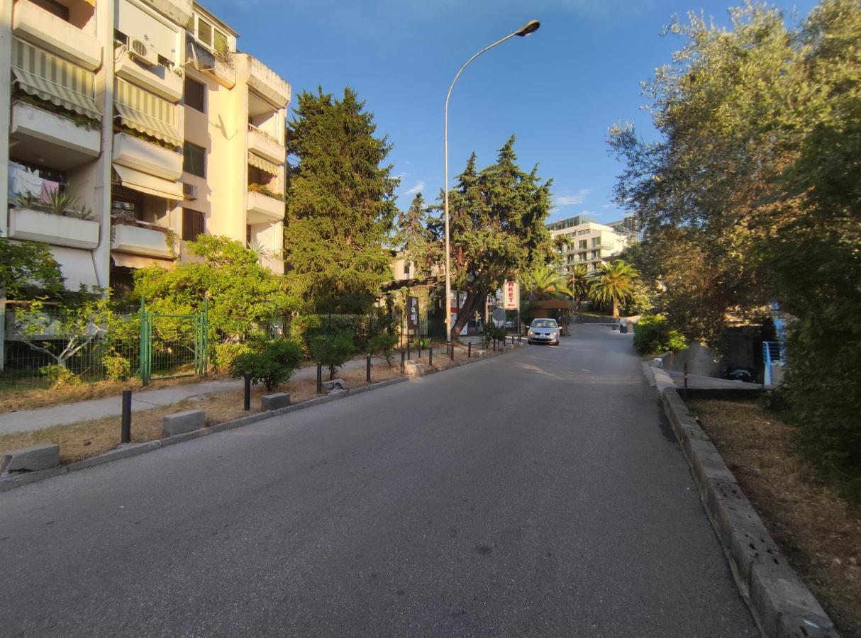 Cosy Vera Becici Apartment Budva